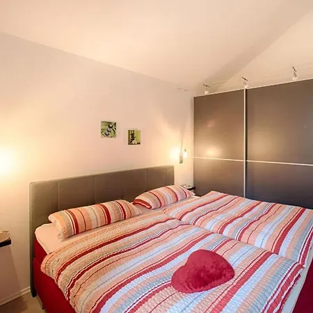Amselgruen Modern Retreat